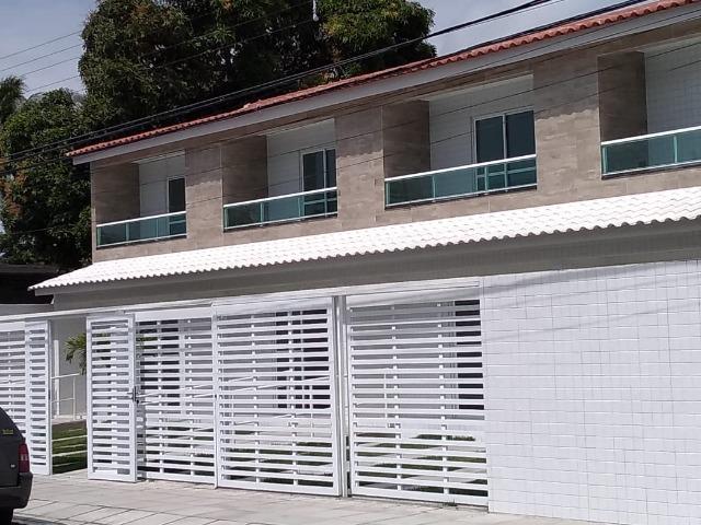 Casa no Cordeiro com 3 Quartos sendo 1 Suíte, 2 vagas de estacionamento
