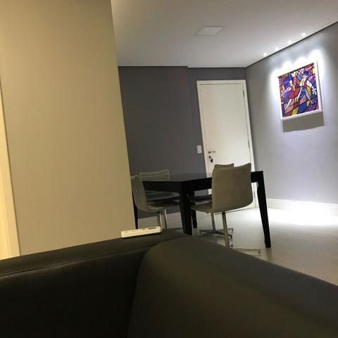 Lindo apartamento mobiliado e duas vagas de garagem - Foto 11