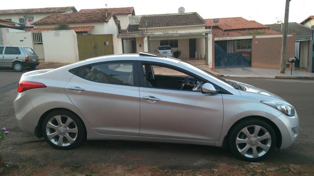 Elantra com teto solar