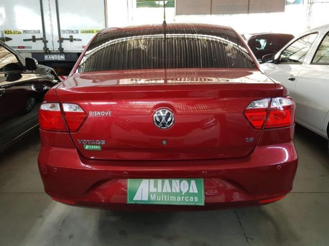 Volkswagen Voyage 1.6 8V FLEX 4P MANUAL 4P - Foto 4