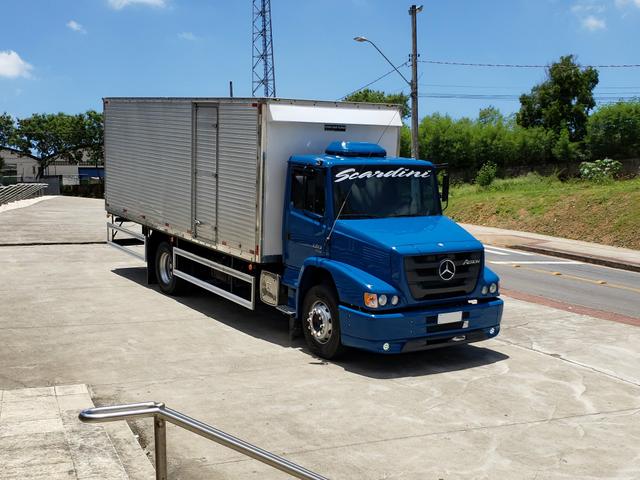 MB Mercedes-Benz atron azul bau - Foto 8