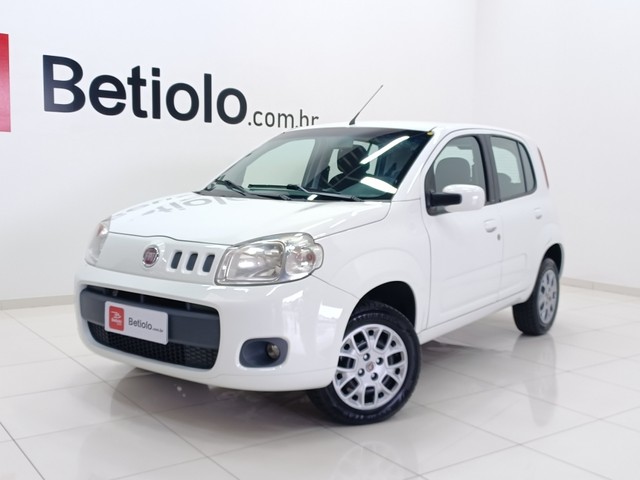 FIAT UNO VIVACE 1.0 8V 2014 4P