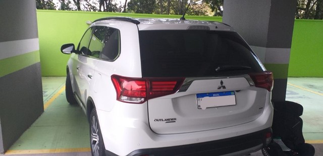 VENDO MITSUBISHI OUTLANDER 2016 2.2 DIESEL 7 LUGARES