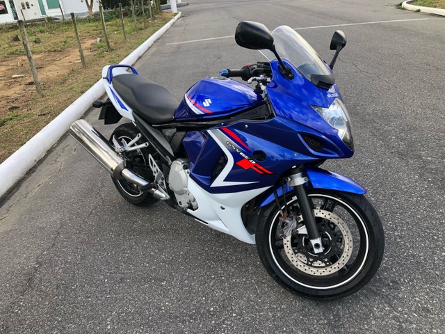 SUZUKI GSXF ANO 2009 TOP