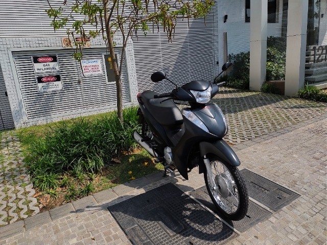 BIZ ES 125  PARTIDA ELÉTRICA  ANO 2015, COR PRETO FOSCO  EDIÇÃO ESPECIAL .