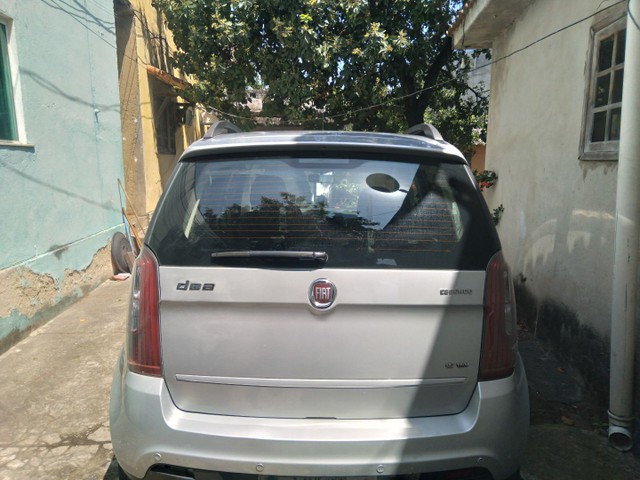 VENDO FIAT IDEIA ESSECE.