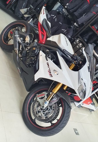 DAYTONA 675R TRIUMPH