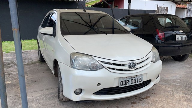 VENDE-SE ETIOS TOYOTA
