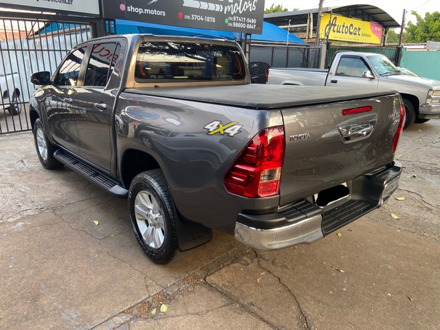 TOYOTA HILUX 2018 SRV 4X4 2.7 FLEX 39MIL KM / ZERADA / TROCO E FINANCIO