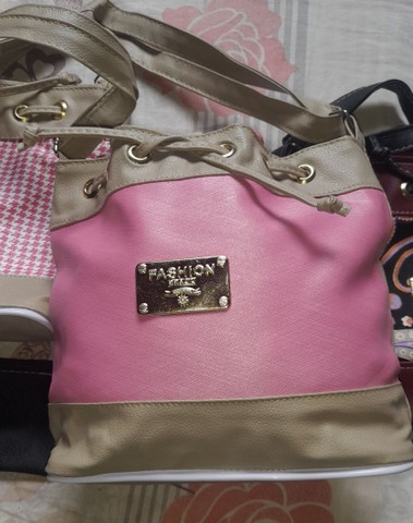 9 Bolsas feminina couro sintético altura 21cm largura 28cm preço de fabrica. - Foto 4