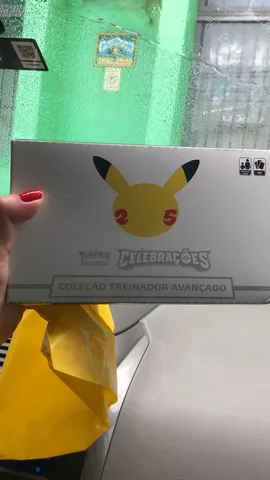 Pokemon Caixa de Treinador Elite para Celebracoes do 25