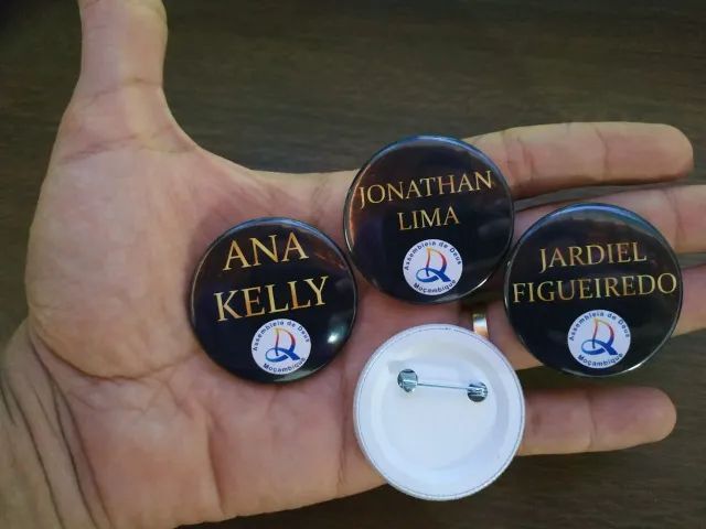 Broches, Botons Personalizados