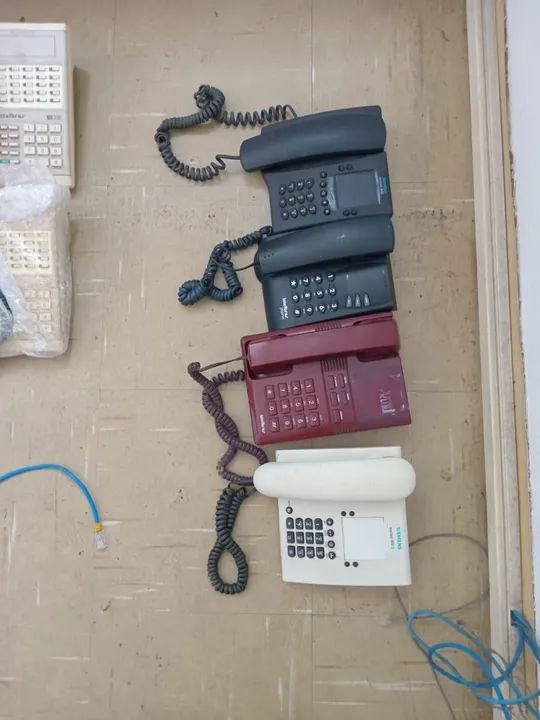 Vendo o lote 4 telefones fixos para atendimento em ramais conforme foto - Foto 2