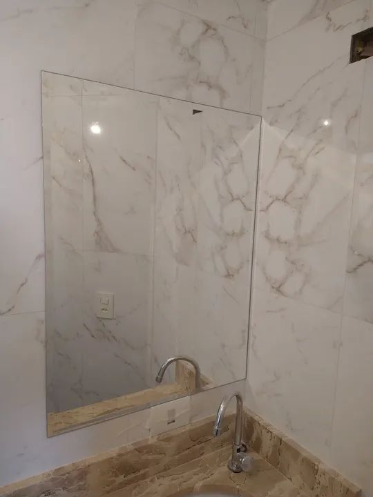 Espelho lapidado 70 x 60  novo pronta entrega por apenas $150,00 - Foto 2