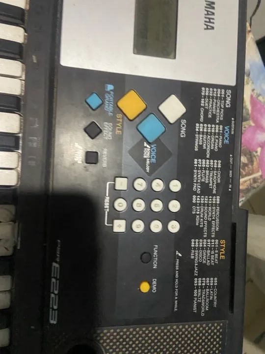 TECLADO YAMAHA PSR-E223  - Foto 2