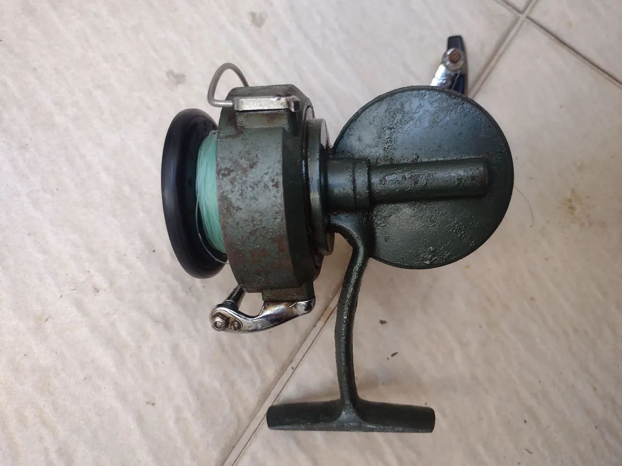 Molinetes + tralhas de pesca - Foto 2