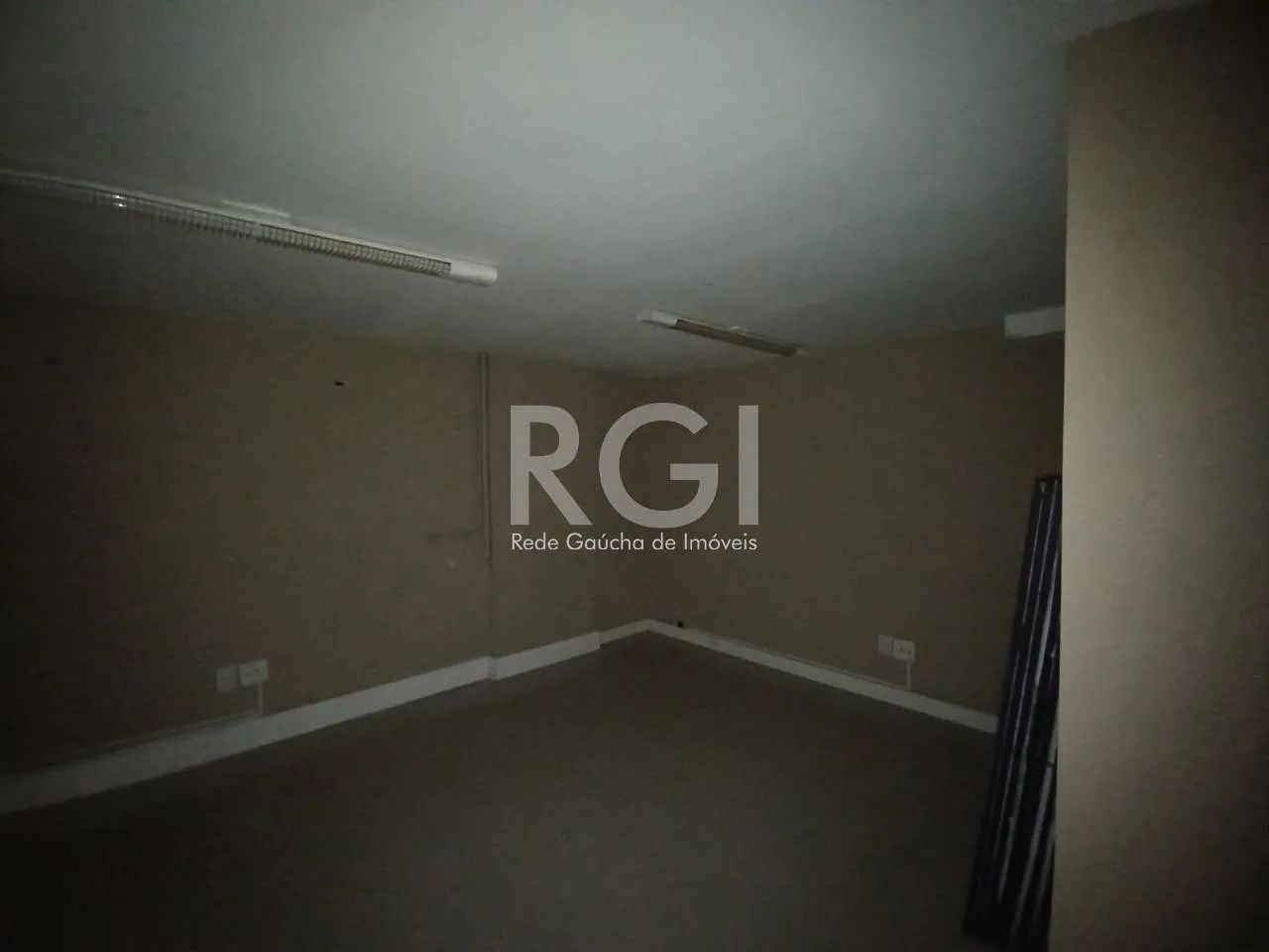 Loja comercial com 59,30m2 de área privativa no bairro Bom Fim, com mezanino, mobiliado fi - Foto 8