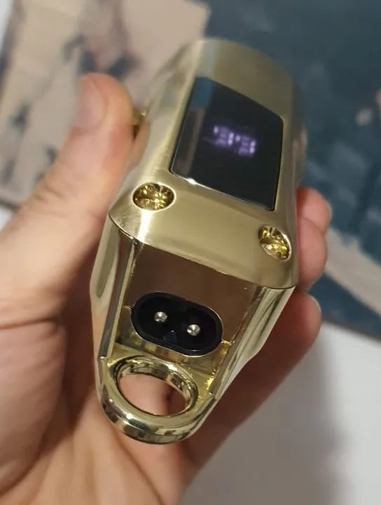 Maquina Cortar Cabelo Sem Fio PROFISSIONAL VGR GOLD/Display LCD/Lâmina CARBONo/+ 6pentes  - Foto 3