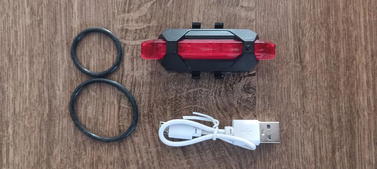 Luz Traseira de Bicicleta USB Recarregável - Foto 2