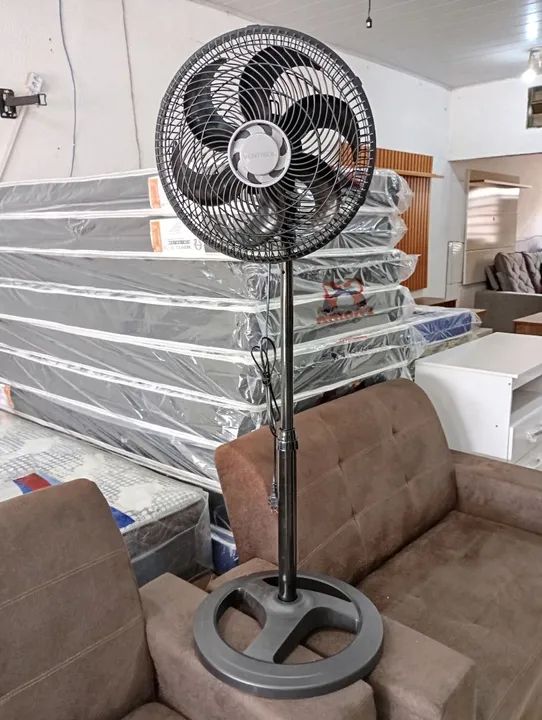 Ventilador de coluna.