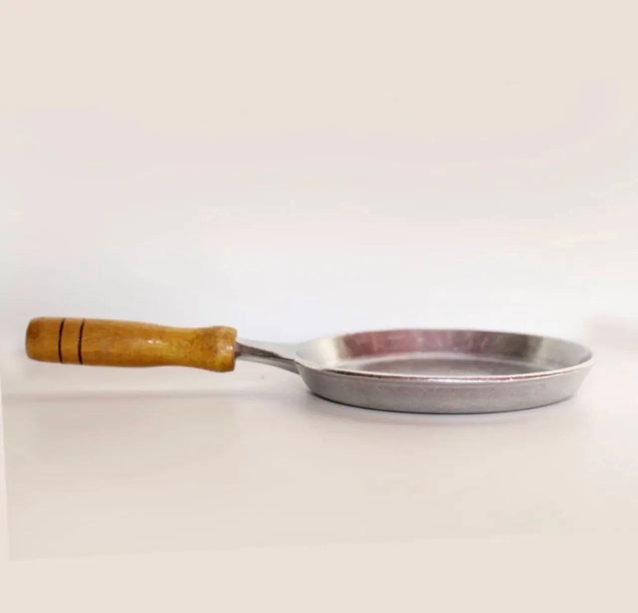 Tapioqueira alumínio batido 20cm - Foto 2