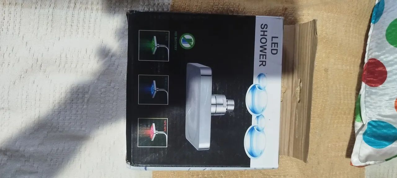 Chuveiro de LED na caixa - Foto 4