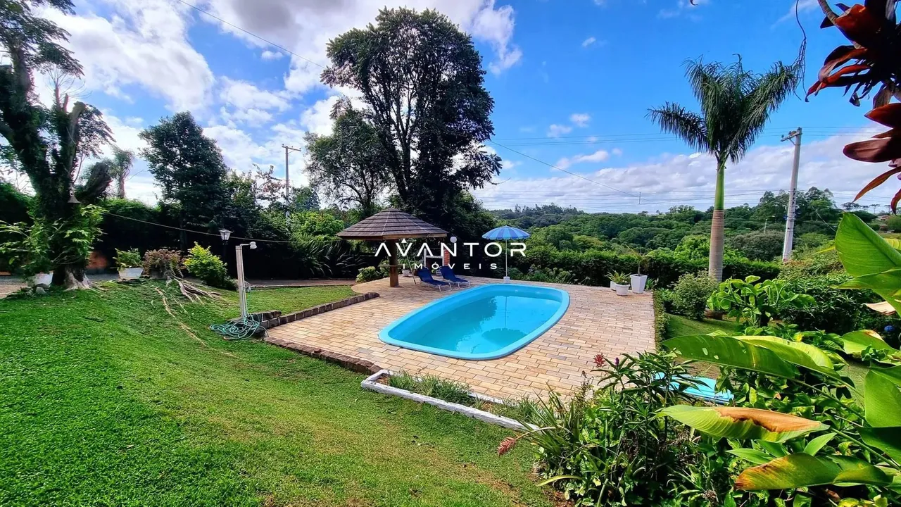 Casa à venda 3 dormitórios, suíte e piscina em Itaara