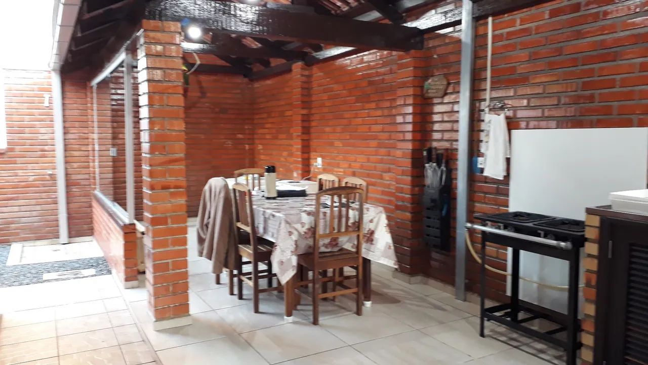 Casa para temporada a 80 metros da praia de Itaguaçu, em Santa Catarina - Foto 5