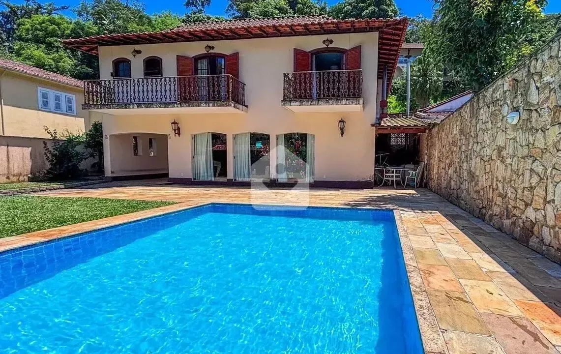 Casa para venda com 4 quartos, 775m² - Centro - Petrópolis/RJ