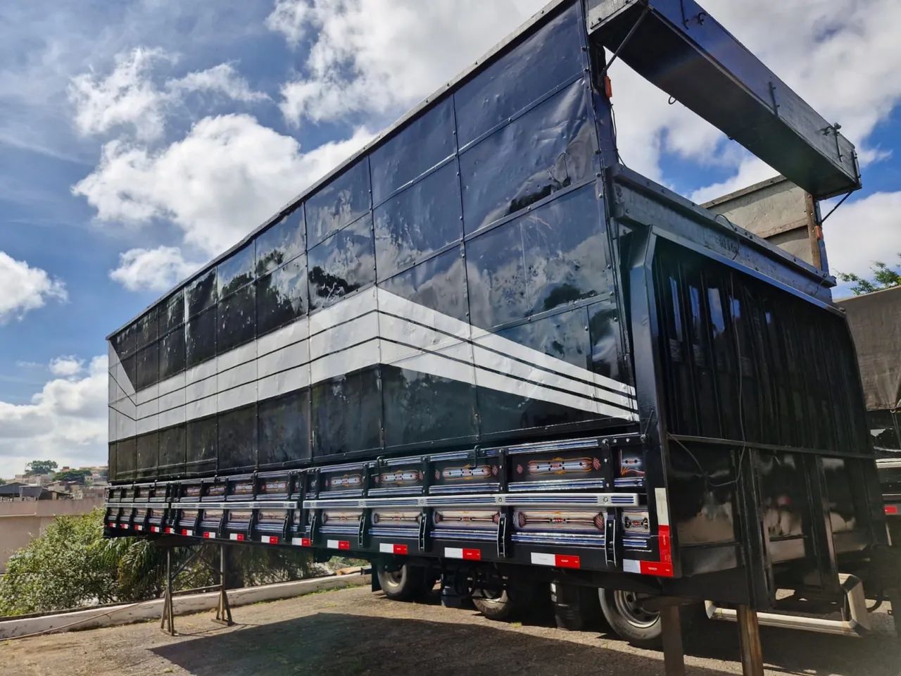 Carroceria Gaiola De Carvão Galego Ano 2017 9,50 Metros