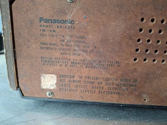 Rádio antigo relíquia (nao sei se funciona 110V) - Foto 4