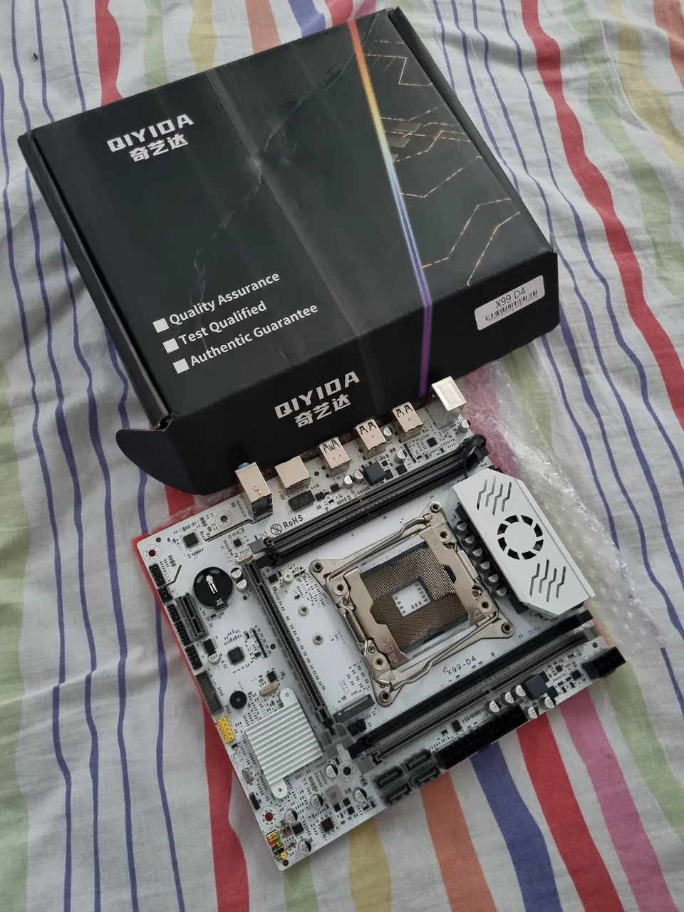 Placa-Mãe Qiyida X99-D4 com defeito