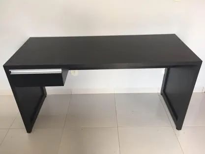 Mesa de mdf preta nova 