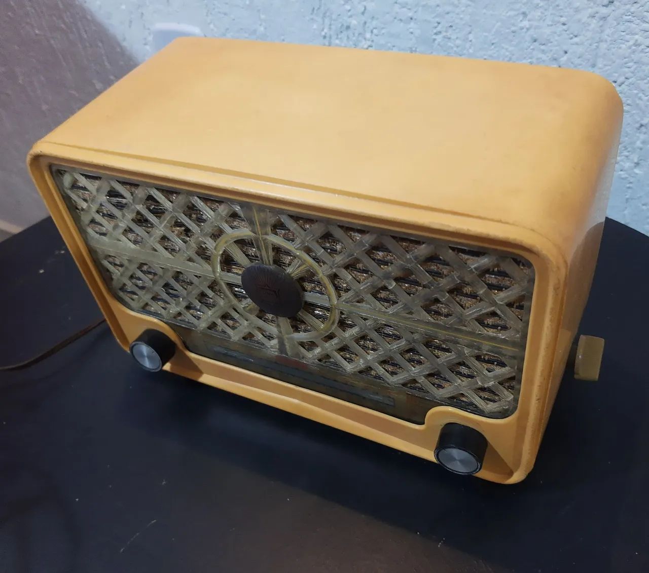 Rádio antigo a válvula TODO ORIGINAL DECORAÇÃO  - Foto 2