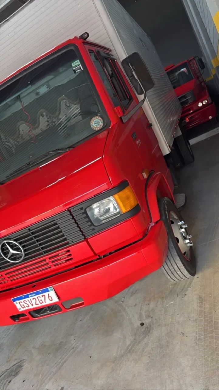 Mercedes 710 2011 baú de 6.20M - Foto 6