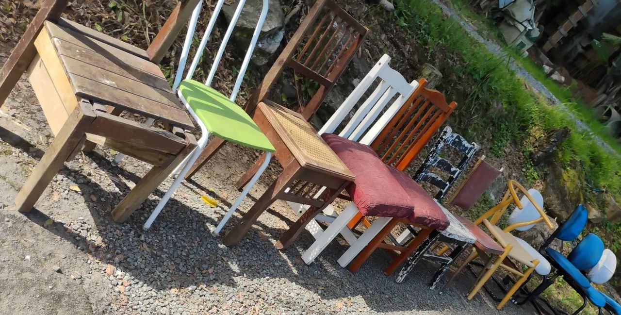 Chairs, each one64684500043395123