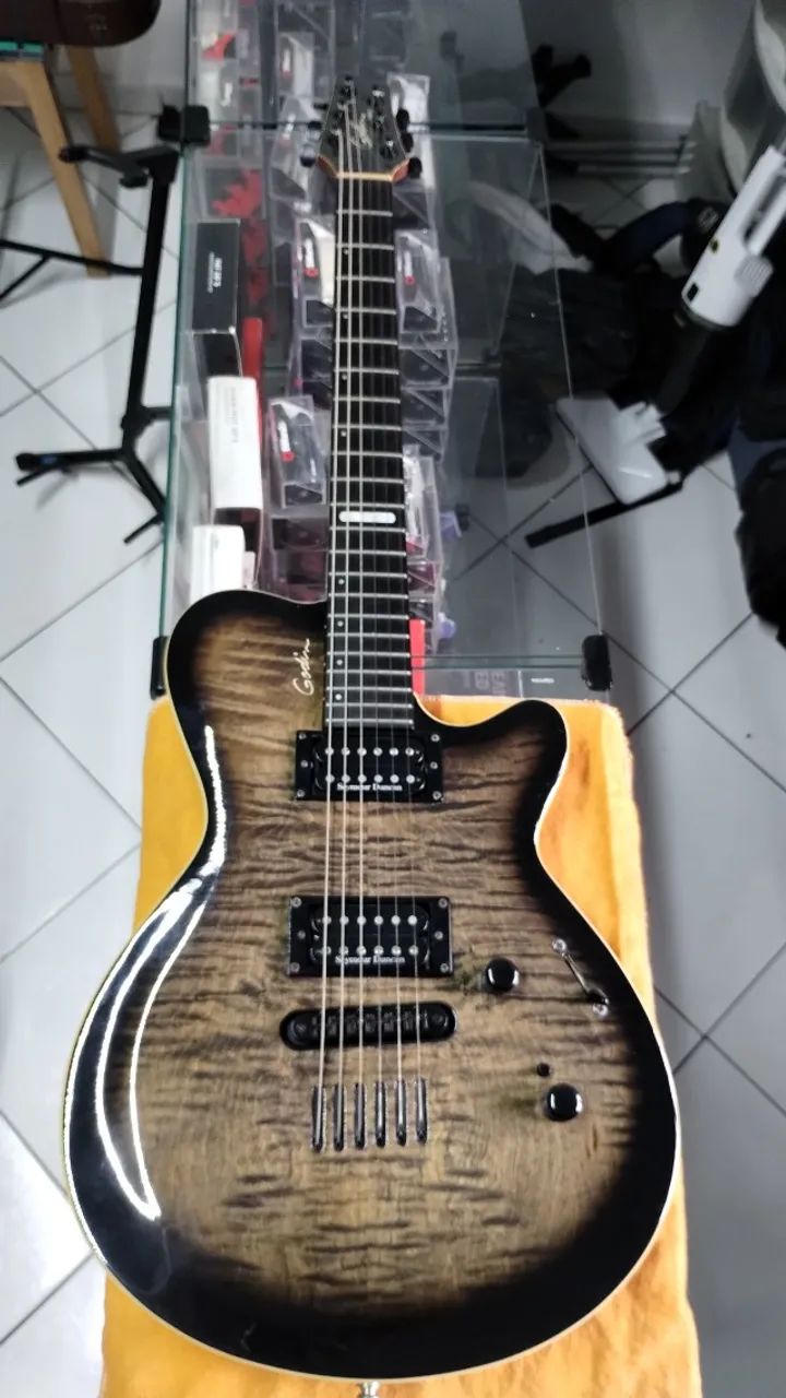 Guitarra Godin Summit CT Ano 2009 com Case Original - Instrumentos