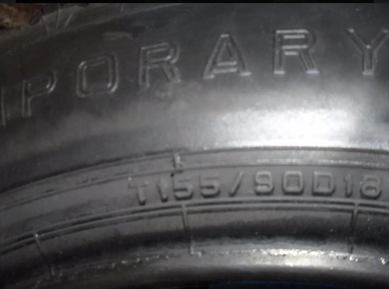 Pneu T155/90D18 temporário fino - Dunlop + capa personalizada BMW