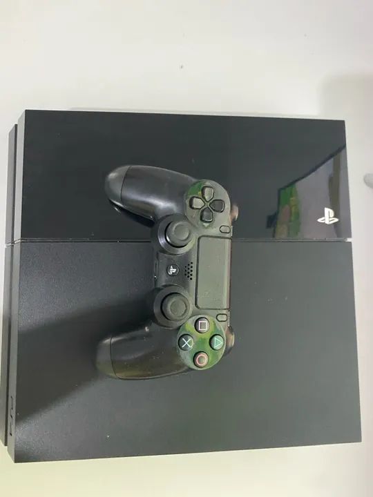 PS4 com jogos Days Gone e GTA V - Foto 3