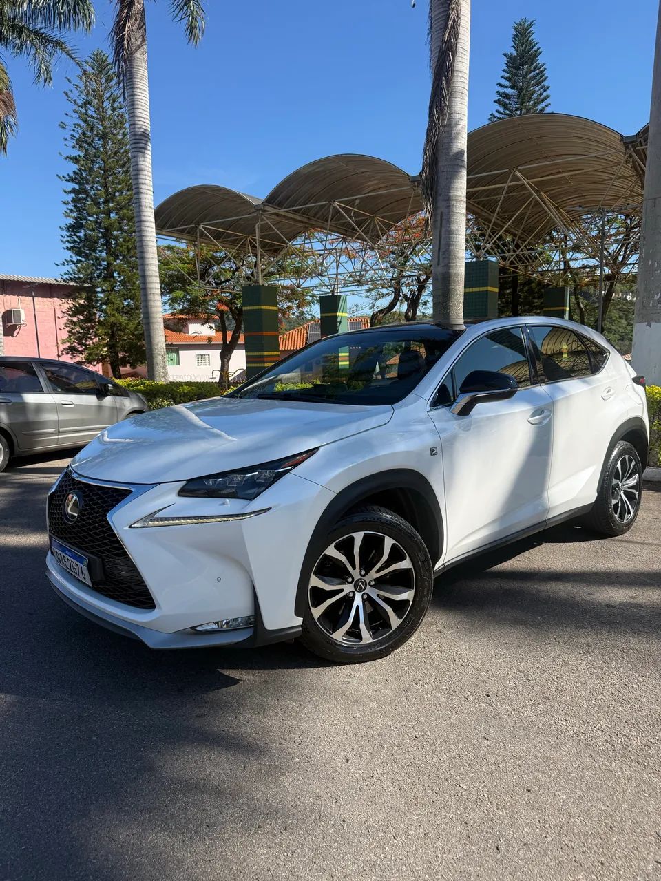 レクサス　NX200t Daily Driver Garage: Lexus NX 200t F-Sport - YouTube