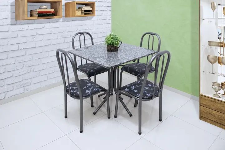 Mesa de Jantar com 4 cadeiras