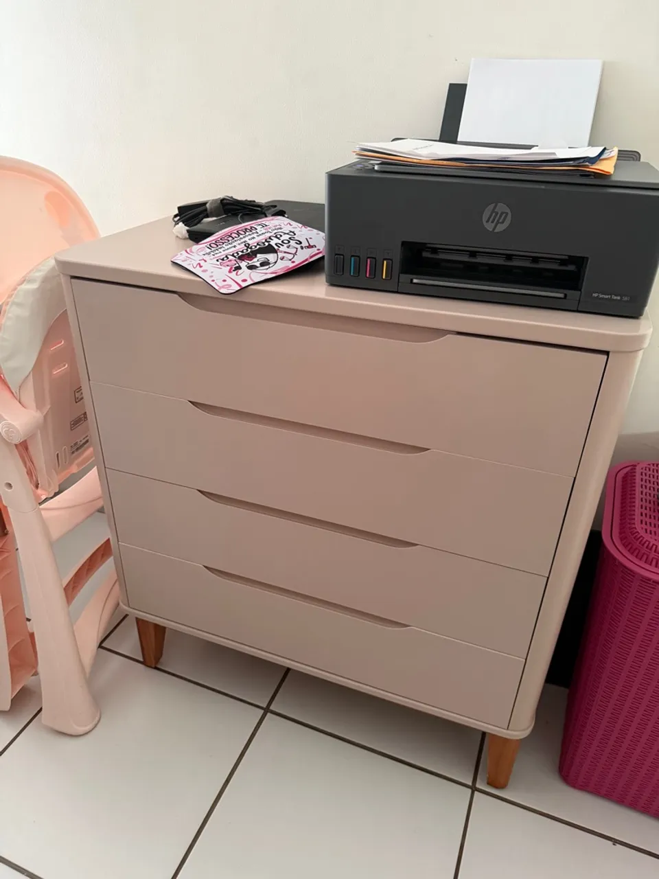 Cômoda 4 Gavetas Rosa