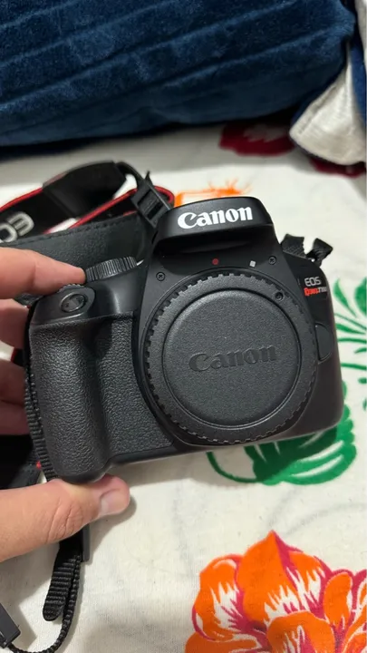 Câmera Canon t100 + acessórios