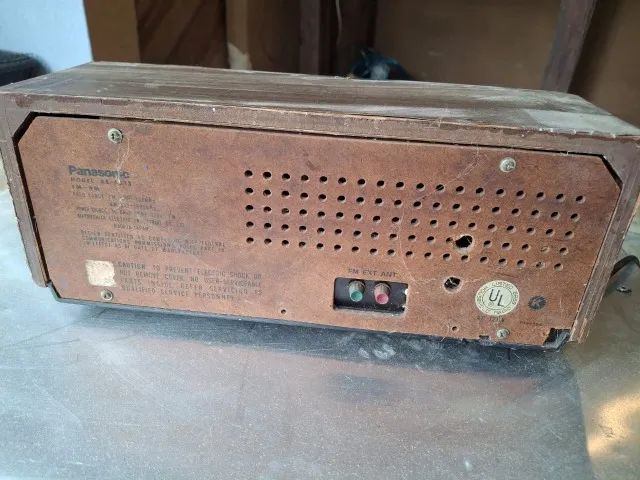 Rádio antigo relíquia (nao sei se funciona 110V) - Foto 5