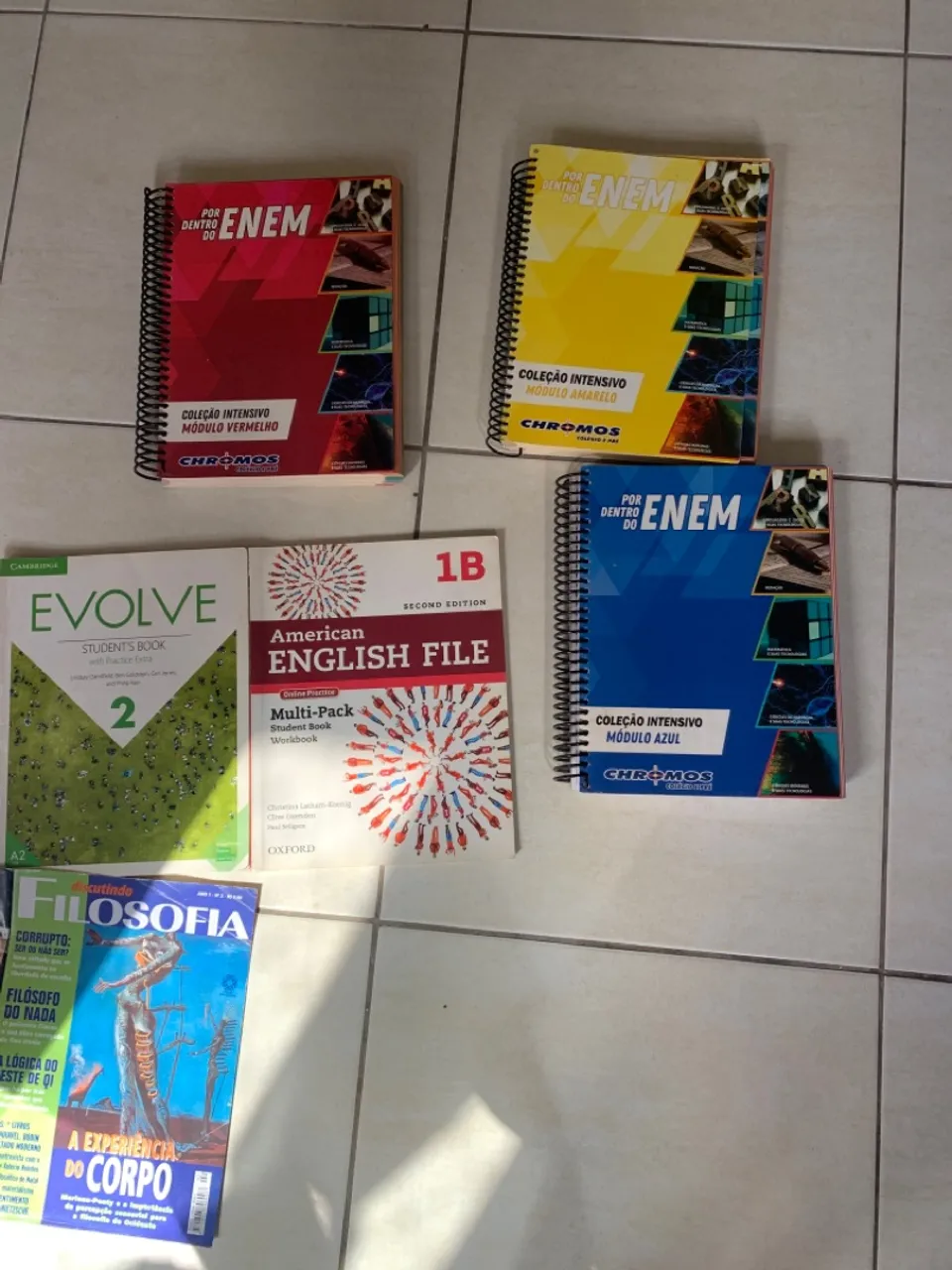 Livros de estudos ENEM e Inglês
