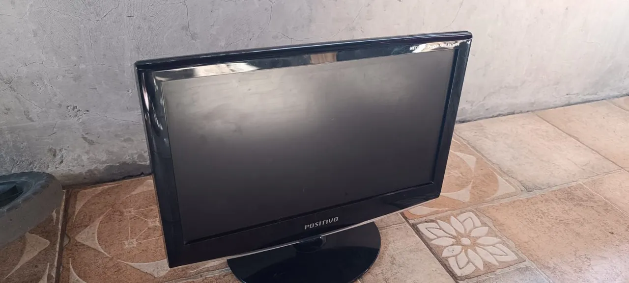 2 Monitores Positivo 15"