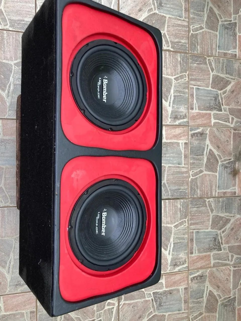 Caixa de Som Bomber Subwoofer 10 Polegadas 250 WRMS cada - Foto 3