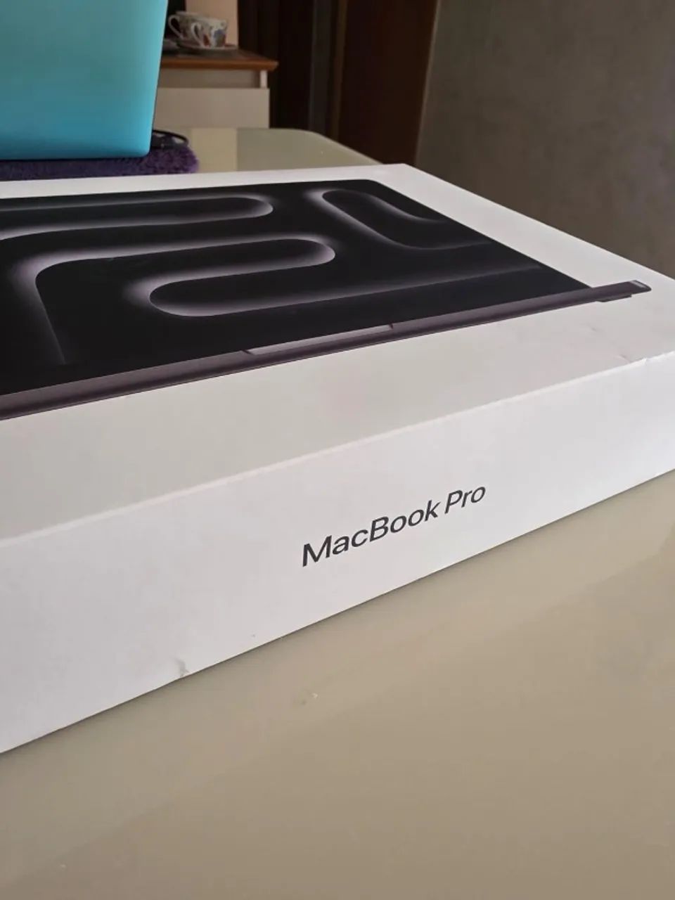 MacBook Pro com M4 Pro, 12-core CPU, 16-core GPU, 14.2 Polegadas, 24Gb RAM e 512Gb SSD - Foto 2