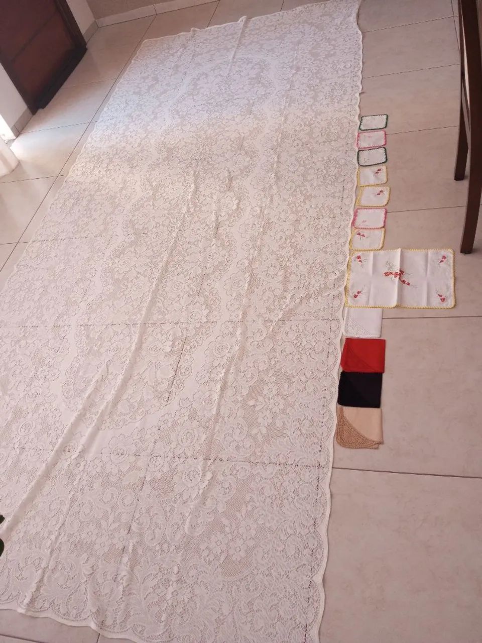 Kit toalha de mesa renda, centro mesa - Foto 4