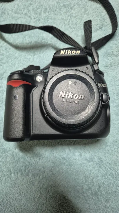 Nikon D5000